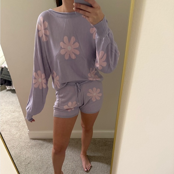 Amazon Floral Two Piece Sweater Shorts Set - Picture 2 of 5